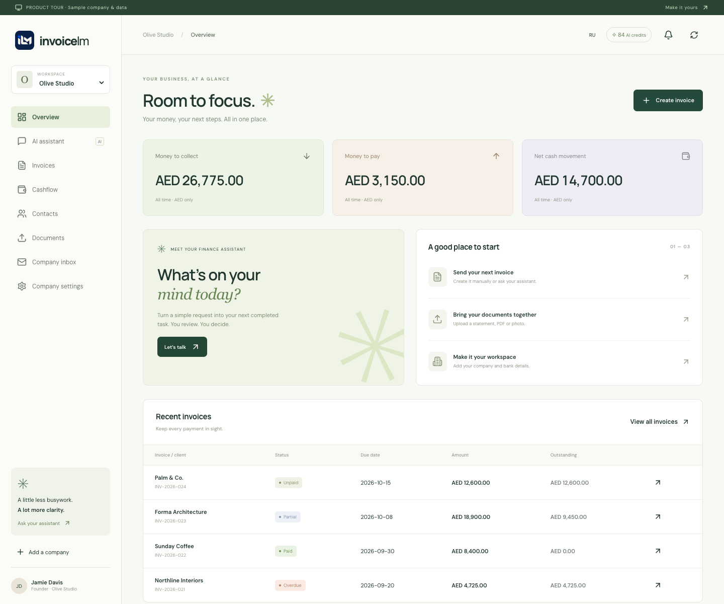 InvoiceLM web workspace showing receivables, cash movement and recent invoices with example data